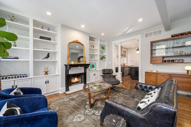 2216-CH N Magnolia Avenue, Chicago, IL 60614