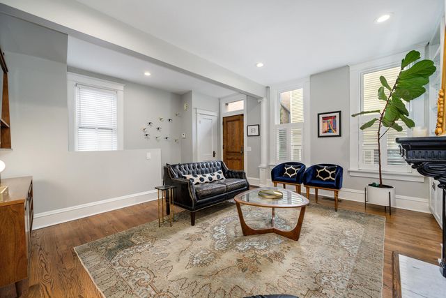 2216-CH N Magnolia Avenue, Chicago, IL 60614