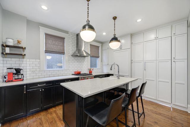 2216-CH N Magnolia Avenue, Chicago, IL 60614