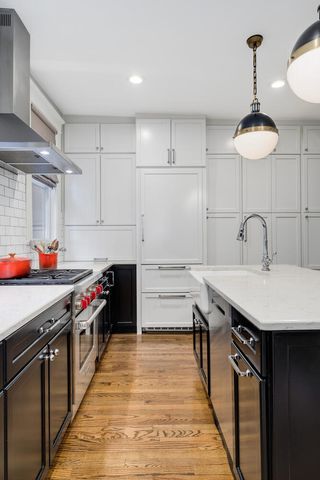 2216-CH N Magnolia Avenue, Chicago, IL 60614