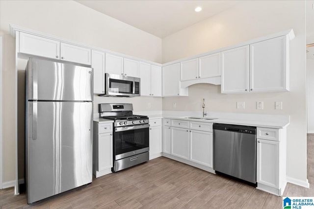 269 VILLAGE DRIVE, Calera, AL 35040