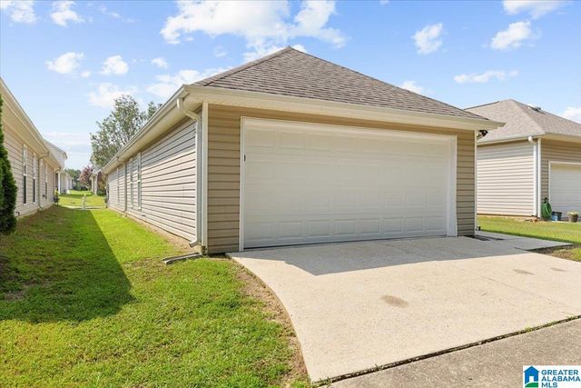 269 VILLAGE DRIVE, Calera, AL 35040
