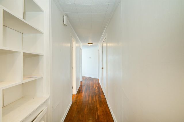 200 Riley Road, Clute, TX 77531