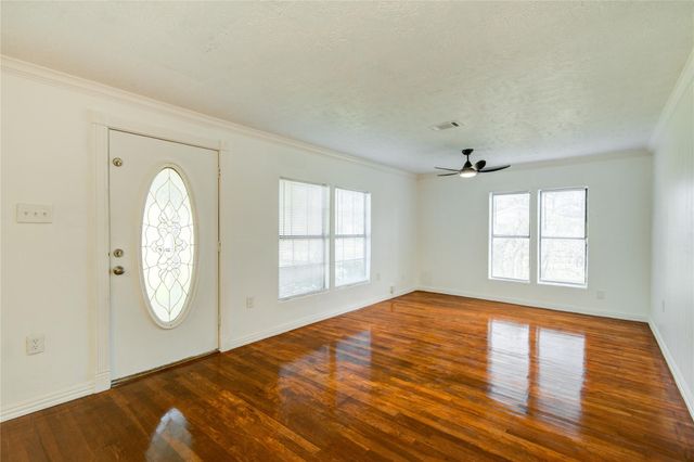 200 Riley Road, Clute, TX 77531