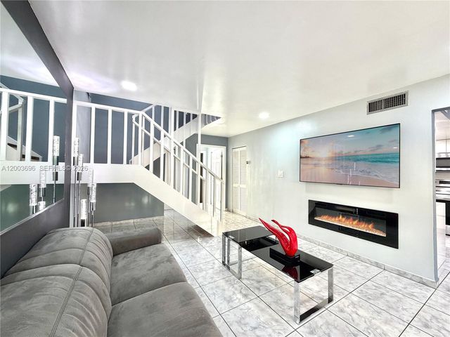 8155 W 9th Ct, Hialeah, FL 33014