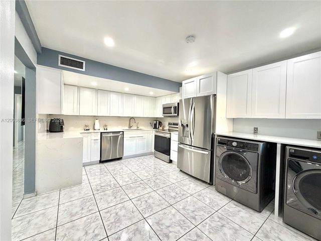 8155 W 9th Ct, Hialeah, FL 33014