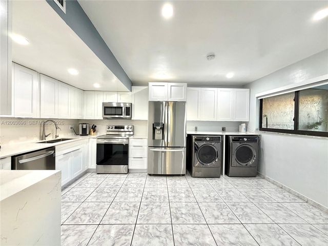 8155 W 9th Ct, Hialeah, FL 33014