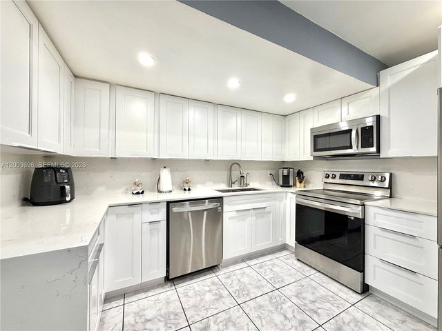 8155 W 9th Ct, Hialeah, FL 33014