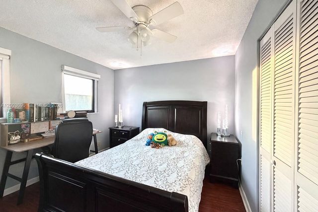 8155 W 9th Ct, Hialeah, FL 33014