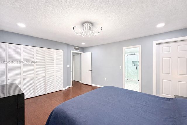 8155 W 9th Ct, Hialeah, FL 33014