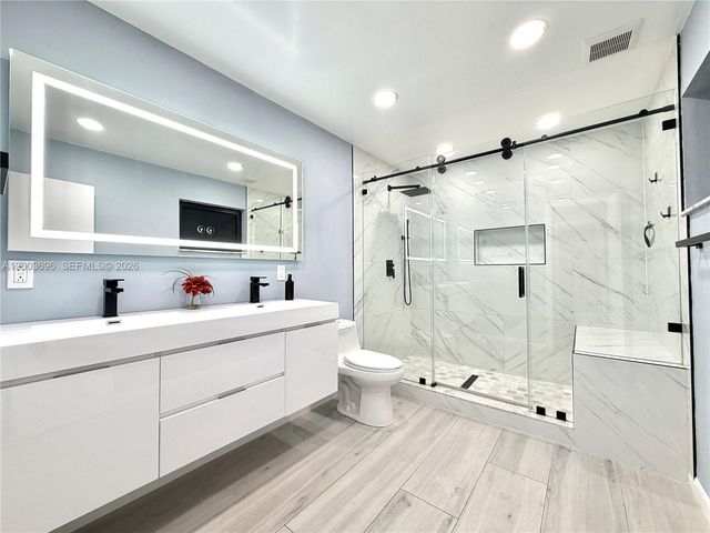 8155 W 9th Ct, Hialeah, FL 33014