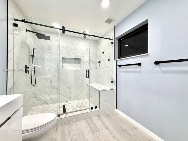 8155 W 9th Ct, Hialeah, FL 33014