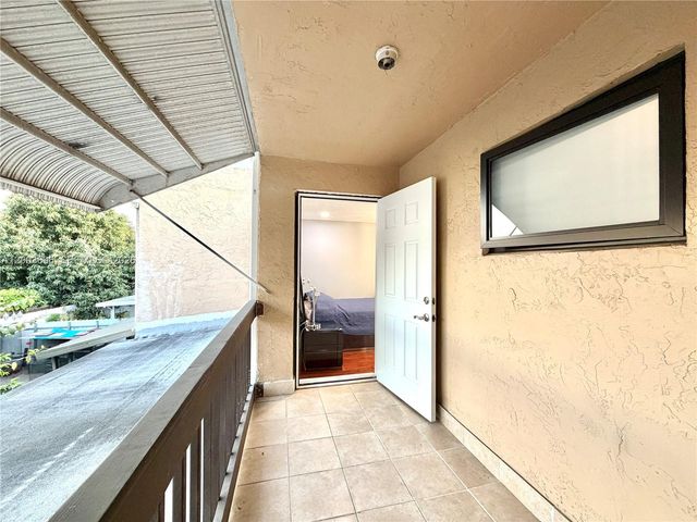 8155 W 9th Ct, Hialeah, FL 33014