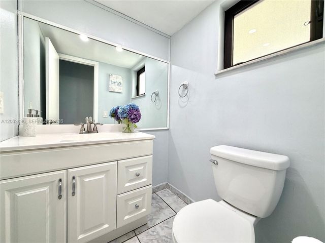 8155 W 9th Ct, Hialeah, FL 33014