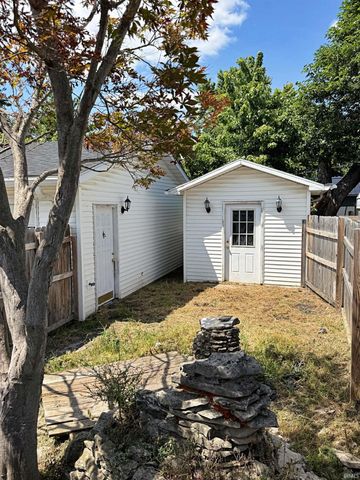 528 J Street, Bedford, IN 47421
