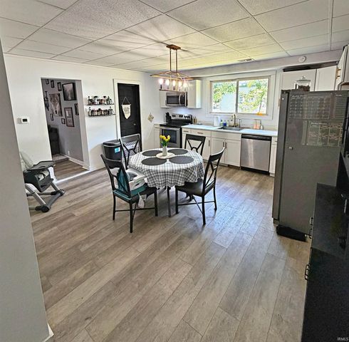 528 J Street, Bedford, IN 47421