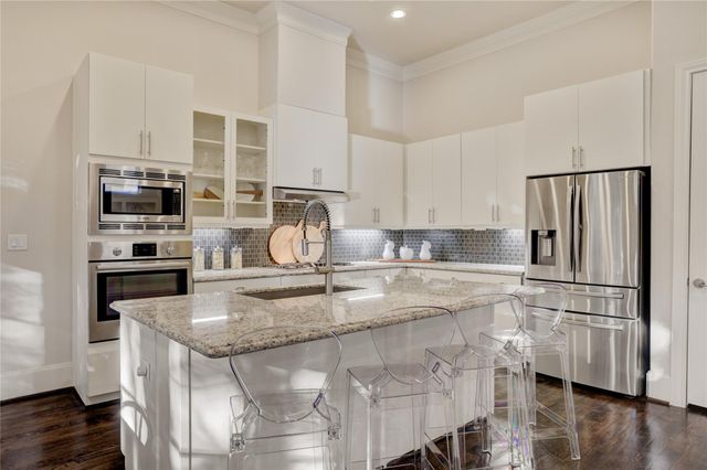 1701 Wrenwood Lakes, Houston, TX 77043