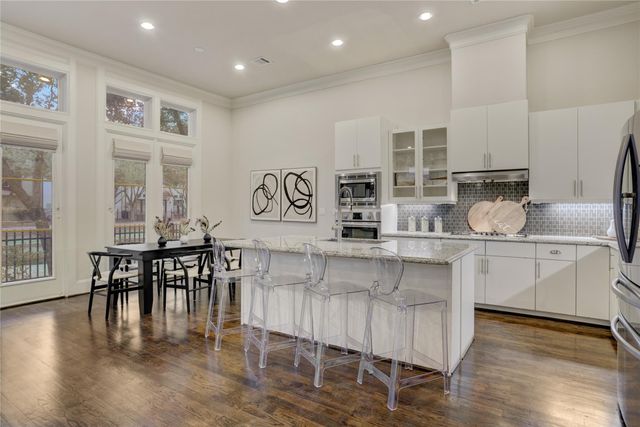 1701 Wrenwood Lakes, Houston, TX 77043