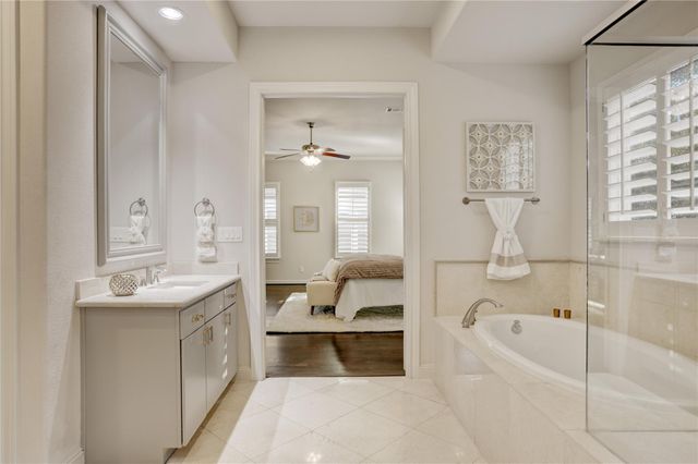 1701 Wrenwood Lakes, Houston, TX 77043