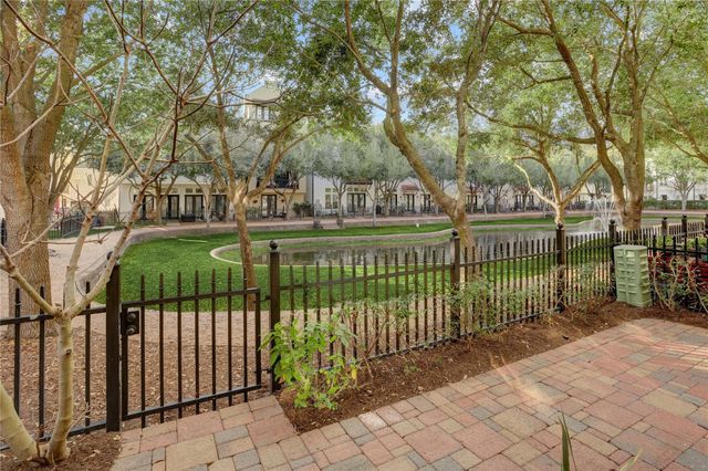 1701 Wrenwood Lakes, Houston, TX 77043