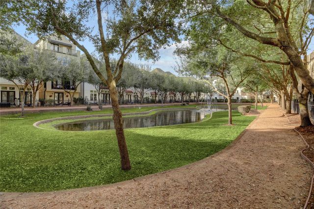 1701 Wrenwood Lakes, Houston, TX 77043