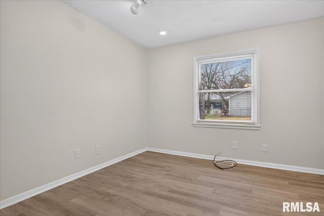 1848 HONEYSUCKLE Court, Springfield, IL 62703