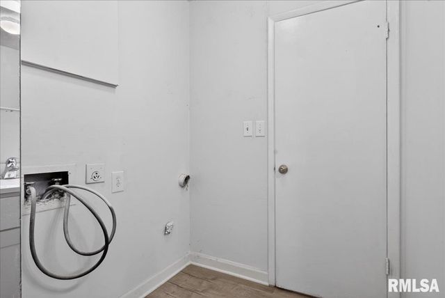 1848 HONEYSUCKLE Court, Springfield, IL 62703