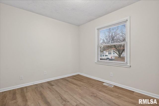 1848 HONEYSUCKLE Court, Springfield, IL 62703