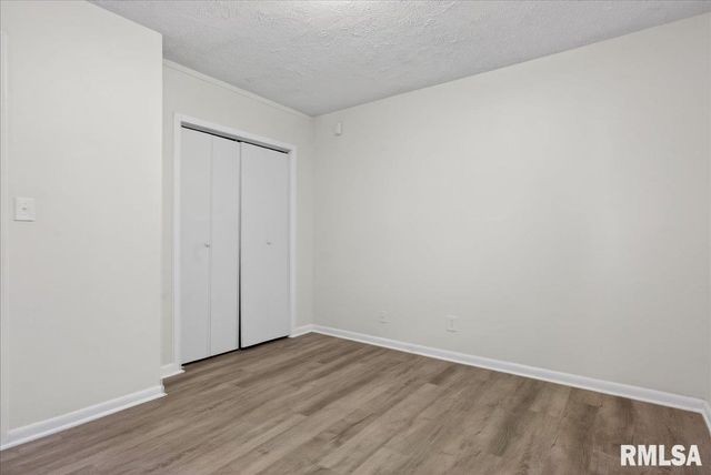 1848 HONEYSUCKLE Court, Springfield, IL 62703