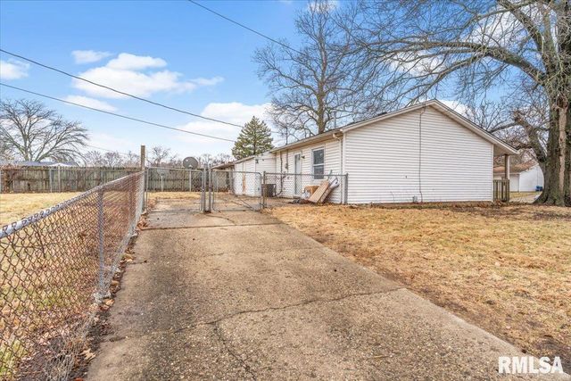 1848 HONEYSUCKLE Court, Springfield, IL 62703