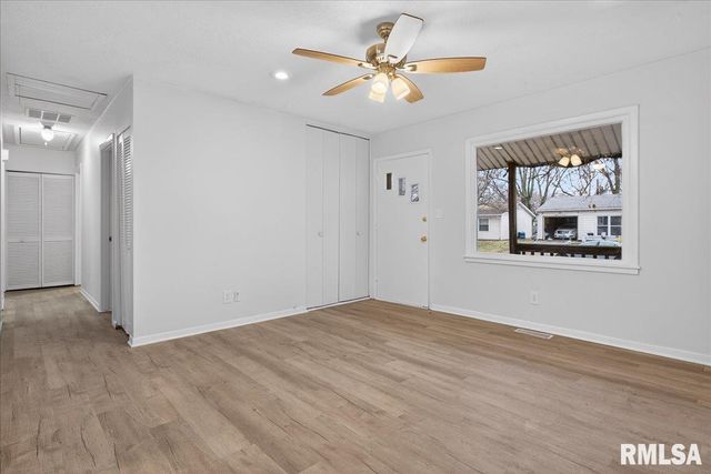 1848 HONEYSUCKLE Court, Springfield, IL 62703