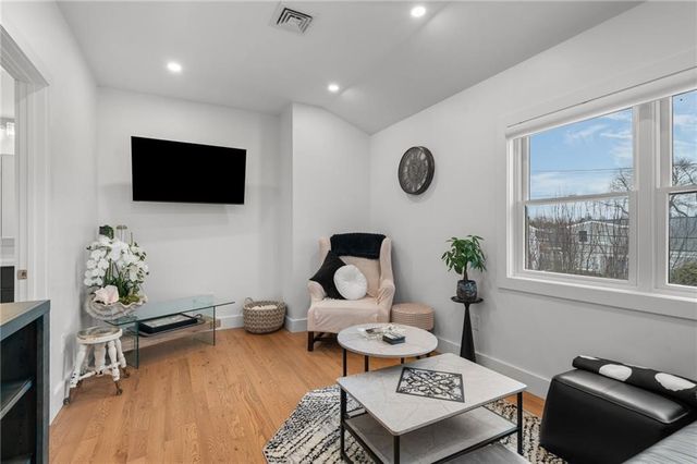 97 Eustis Avenue 2, Newport, RI 02840