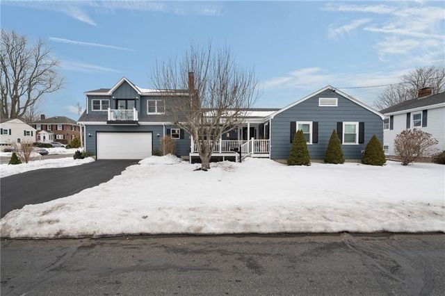 97 Eustis Avenue 2, Newport, RI 02840