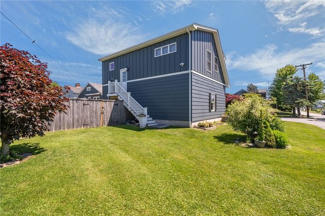 97 Eustis Avenue 2, Newport, RI 02840