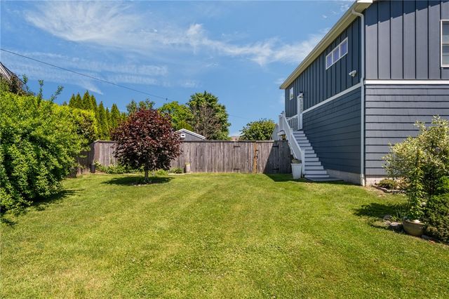 97 Eustis Avenue 2, Newport, RI 02840