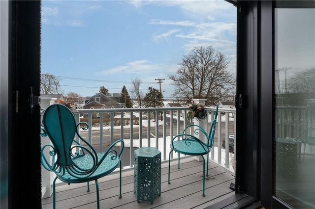 97 Eustis Avenue 2, Newport, RI 02840