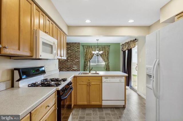 169 E SAINT ANDREWS DR, Mt Laurel, NJ 08054