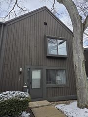 156 Carberry Hill Court, Kalamazoo, MI 49006