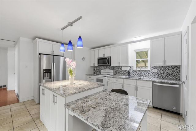 5971 Parkedge Drive, House Springs, MO 63051