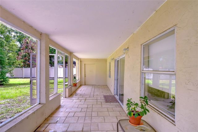 7905 N FREMONT AVENUE, Tampa, FL 33604