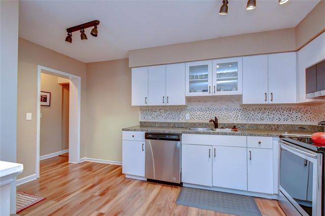 7905 N FREMONT AVENUE, Tampa, FL 33604