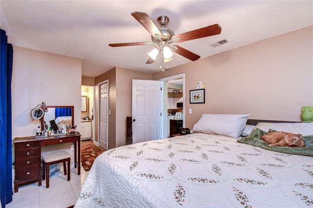 7905 N FREMONT AVENUE, Tampa, FL 33604