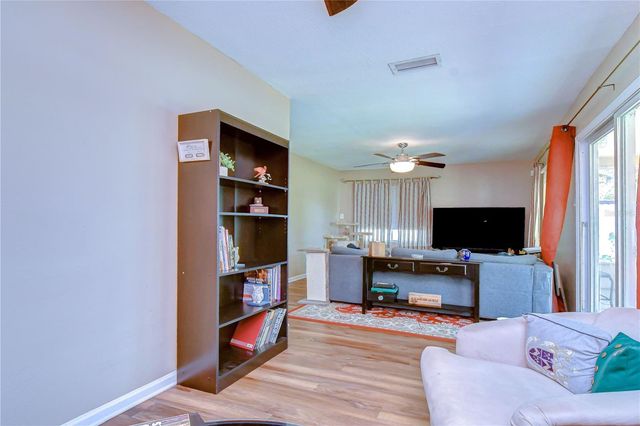 7905 N FREMONT AVENUE, Tampa, FL 33604
