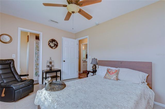7905 N FREMONT AVENUE, Tampa, FL 33604