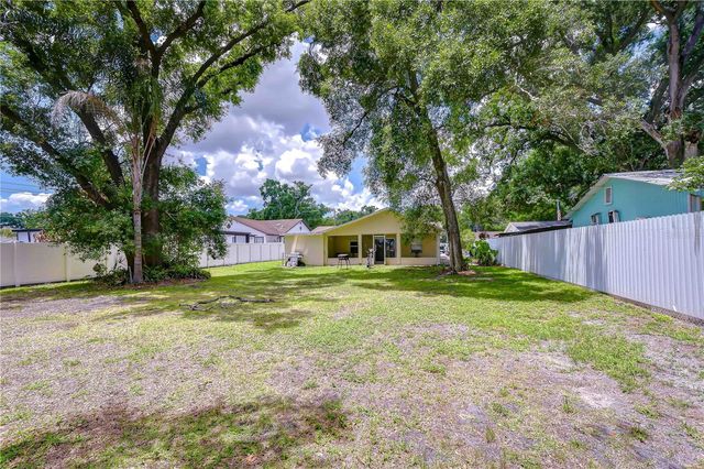 7905 N FREMONT AVENUE, Tampa, FL 33604