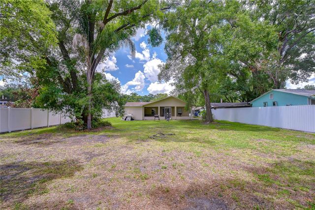 7905 N FREMONT AVENUE, Tampa, FL 33604