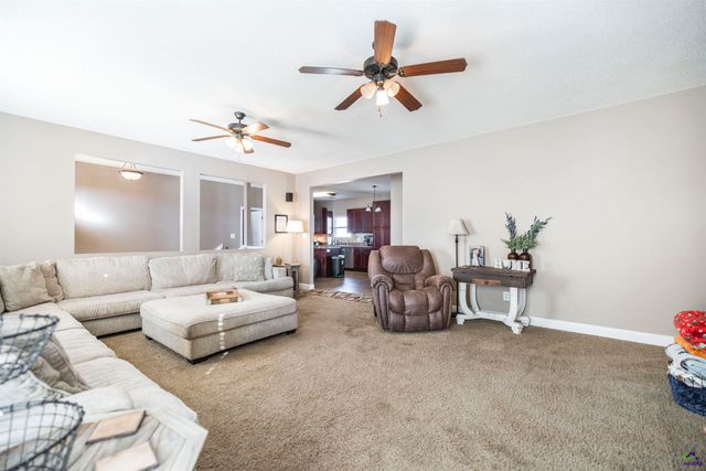 303 Rose Pointe Ct, Bonaire, GA 31005