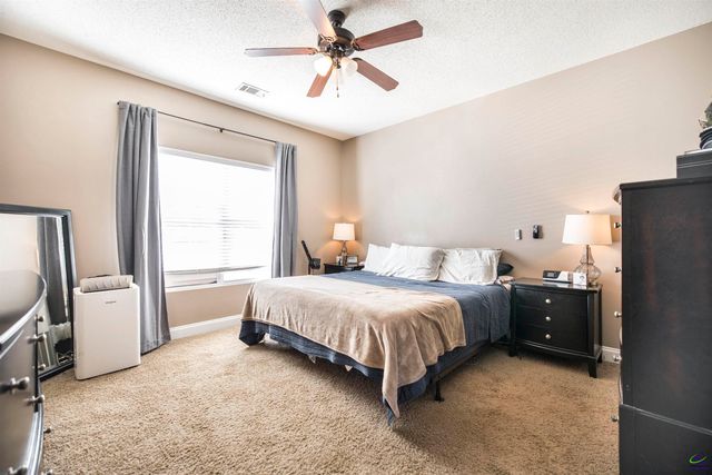 303 Rose Pointe Ct, Bonaire, GA 31005