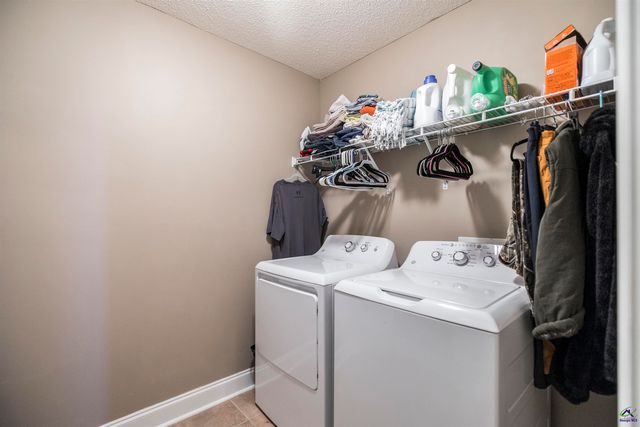 303 Rose Pointe Ct, Bonaire, GA 31005