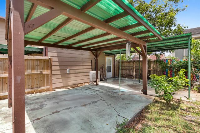 2616 45th Street, Galveston, TX 77550
